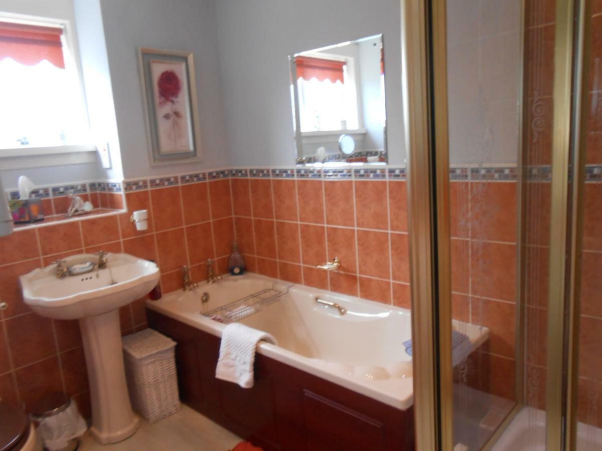 Rose Villa Bed And Breakfast Forfar Dış mekan fotoğraf