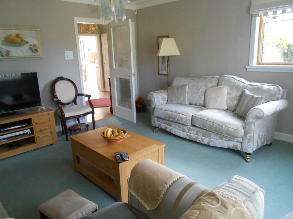 Rose Villa Bed And Breakfast Forfar Dış mekan fotoğraf