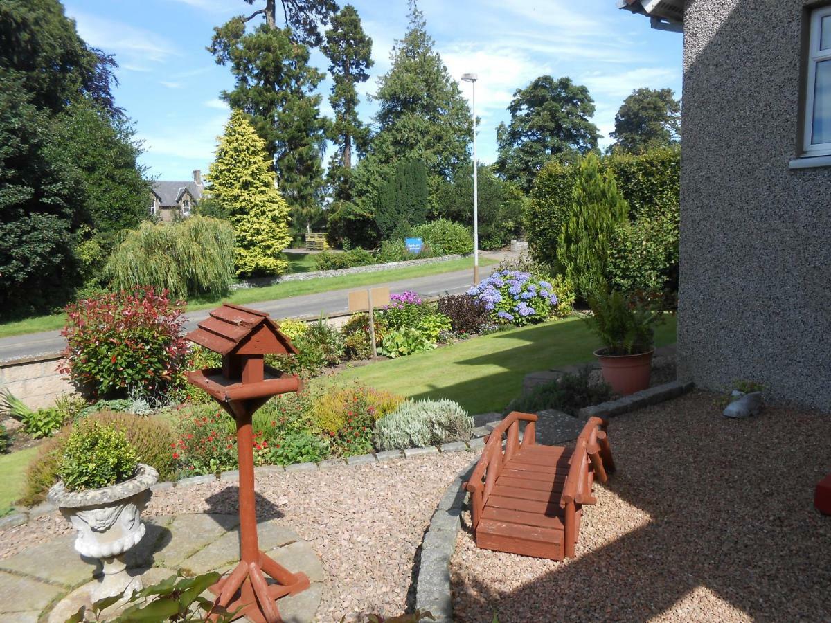 Rose Villa Bed And Breakfast Forfar Dış mekan fotoğraf