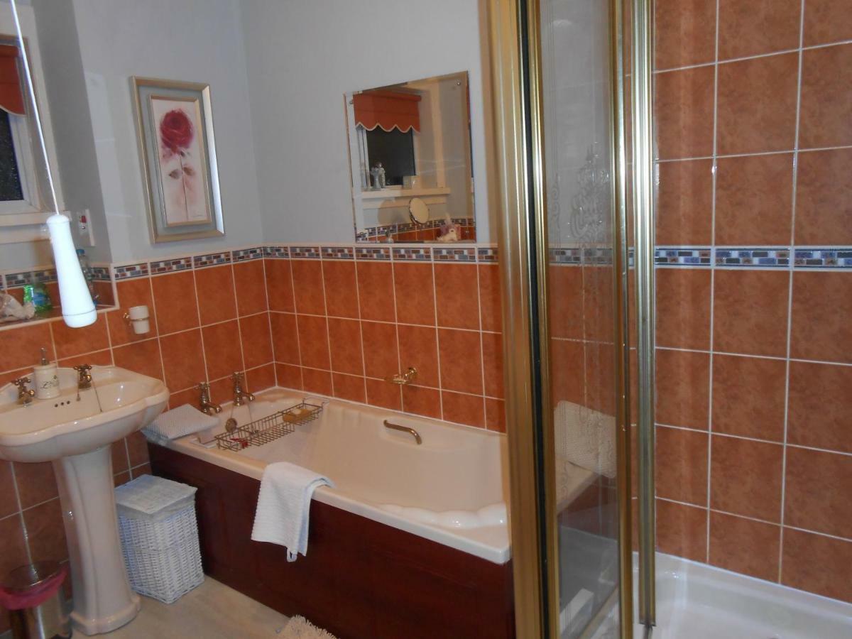 Rose Villa Bed And Breakfast Forfar Dış mekan fotoğraf